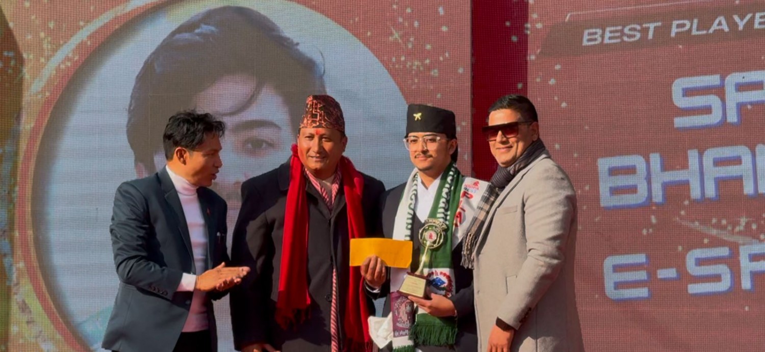 साहस भण्डारी इस्पोर्ट्स वर्ष उत्कृष्ट खेलाडीको अवार्ड द्वारा  पुरस्कृत 